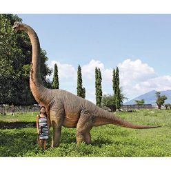 Giant Brachiosaurus Dinosaur Statue