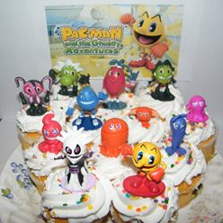 Pac-Man Cake Topper